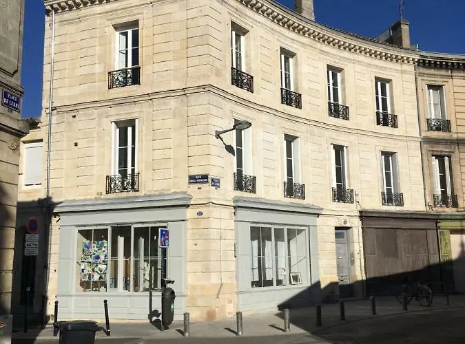 Place De Lerme شقة