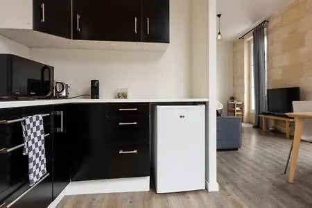Apartment Place De Lerme *