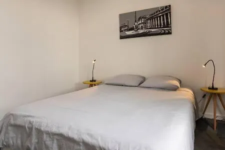 Apartment Place De Lerme *