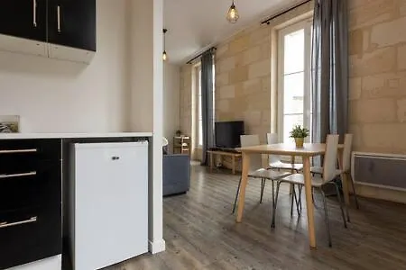 Apartment Place De Lerme Bordeaux